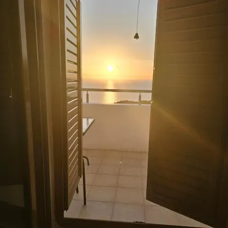 Ionian Sunset House بيت ضيافة